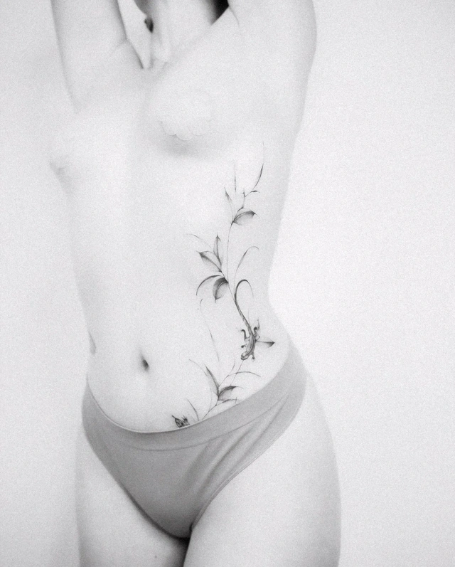 Татуировка в стиле тонких линий - работа 4