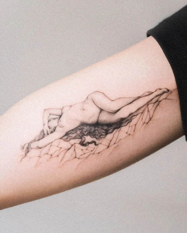 Татуировка в стиле тонких линий - работа 9